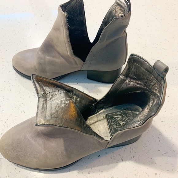 Jeffrey Campbell Vintage ORILEY Cut Out Boot - Picture 2 of 7